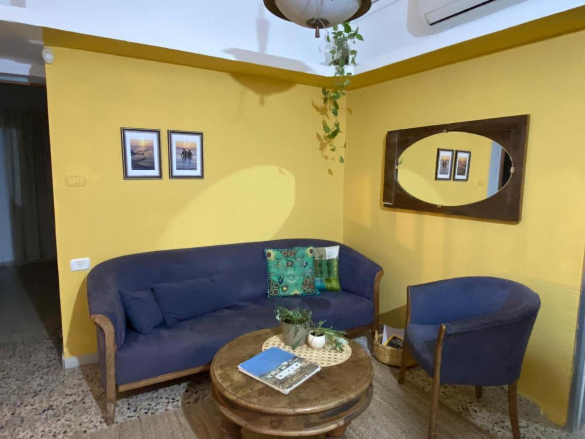 Juha'S Guesthouse - Zarqa Bay Jisr ez Zarqa Buitenkant foto