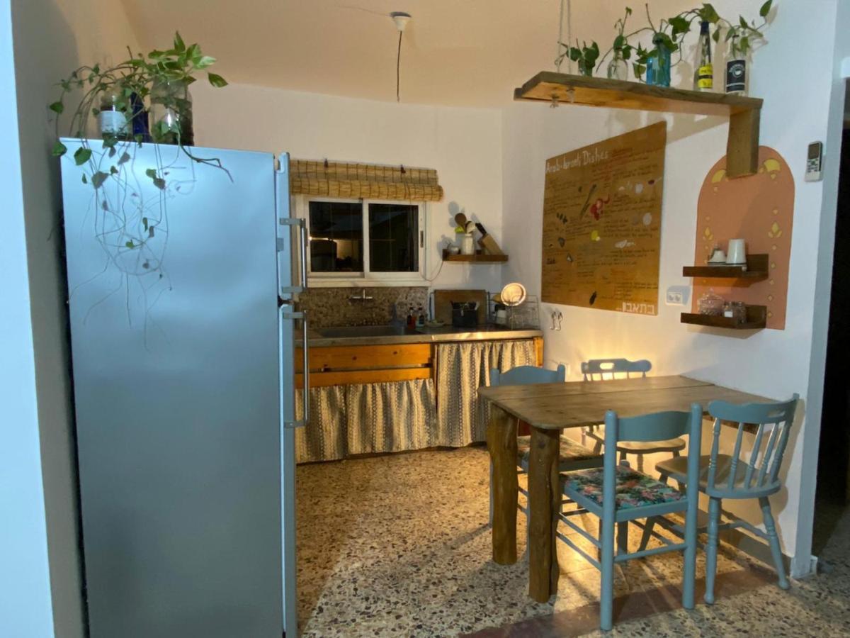 Juha'S Guesthouse - Zarqa Bay Jisr ez Zarqa Buitenkant foto